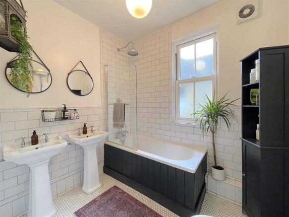 Bathroom (1).jpeg