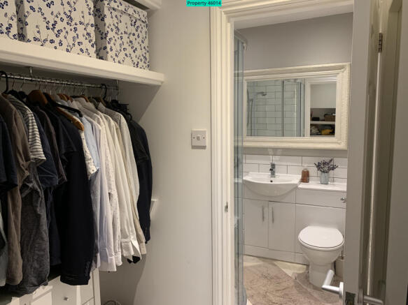 En suite/dressing ro