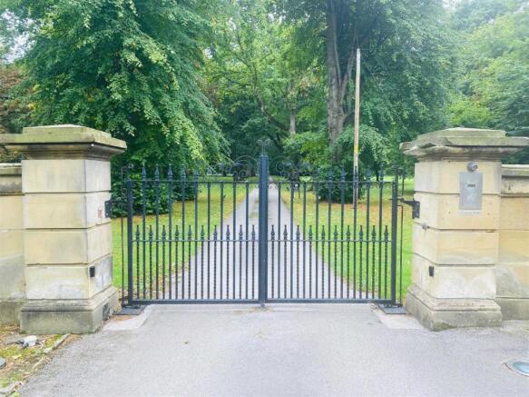 PRIVATE ENTRANCE