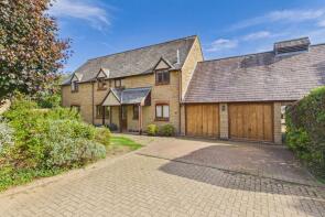 8, New College Court, Buckingham MK18 5JP