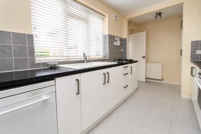 3 bed Terraced for sale Image 4