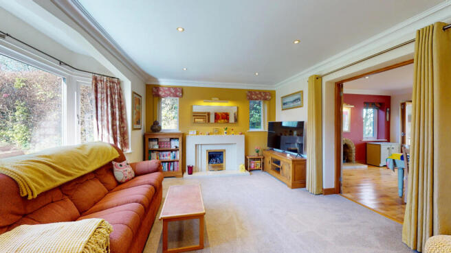 5 bed Detached for sale Image 7