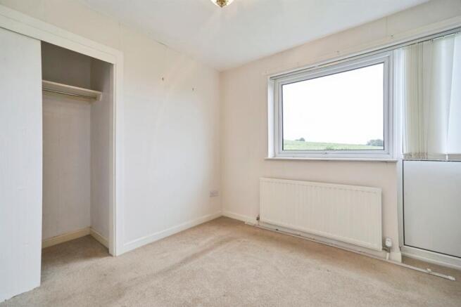 2 bed Ground Flat for sale Image 8
