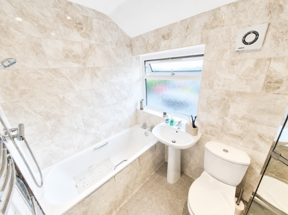 3 bed Semi-Detached for sale Image 8