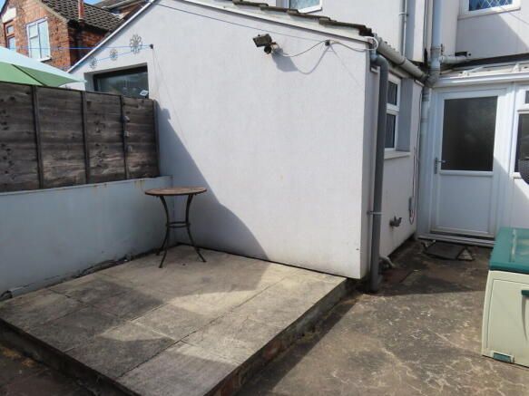 2 bed Terraced to rent Image 12