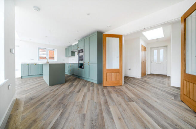 1409158-8-698db5b...