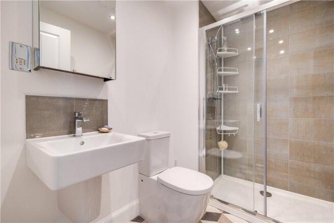 5 bed Detached for sale Image 10