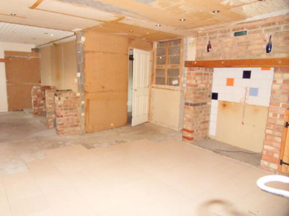 ROOM 1