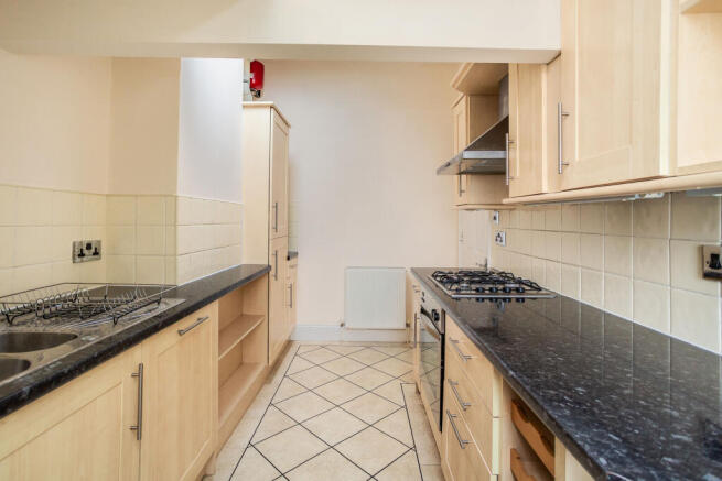 2 bed Flat for sale Image 4