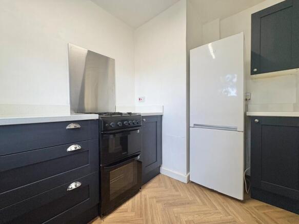 2 bed Flat to rent Image 6