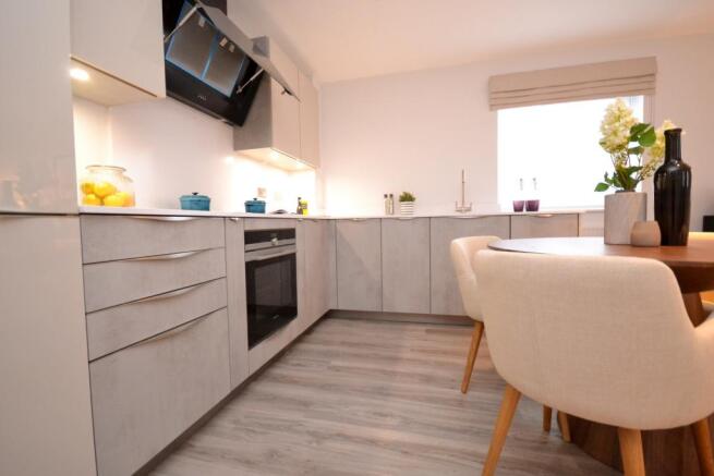 Kitchen (Main)