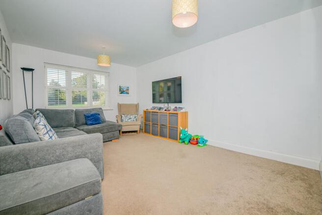 Pembers Hill Drive, Fair Oak, Eastleigh  photo 3