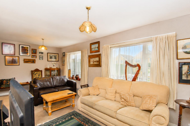 3 bed Semi-Detached Bungalow for sale Image 6