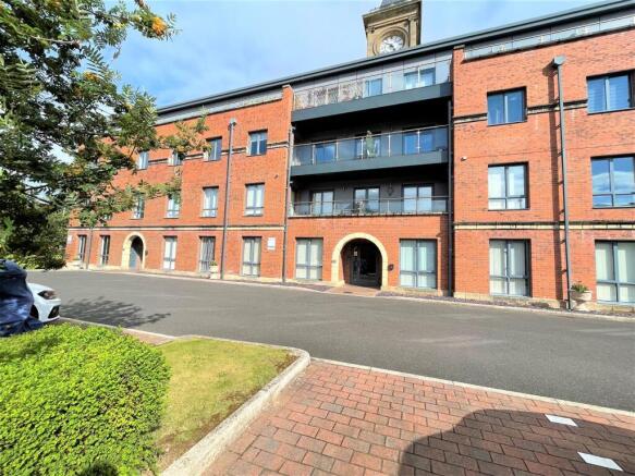 2 bed Apartment to rent Image 7