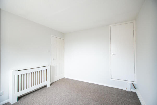2 bed Semi-Detached to rent Image 9