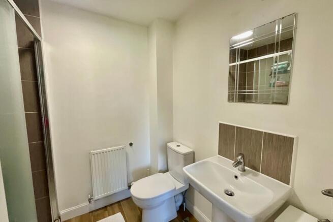 4 bed Detached for sale Image 11