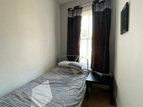 Bedroom,.jpg