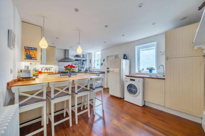 KITCHEN/BREAKFAST ROOM