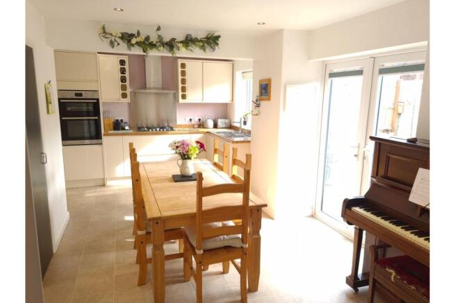Kitchen/Dining Room