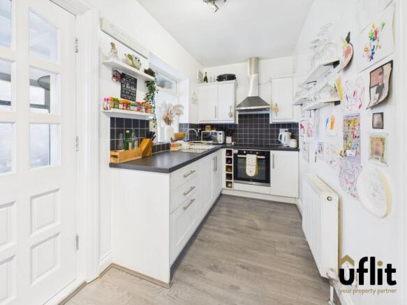 3 bed Semi-Detached for sale Image 8