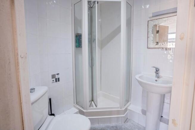 2 bed Flat for sale Image 9