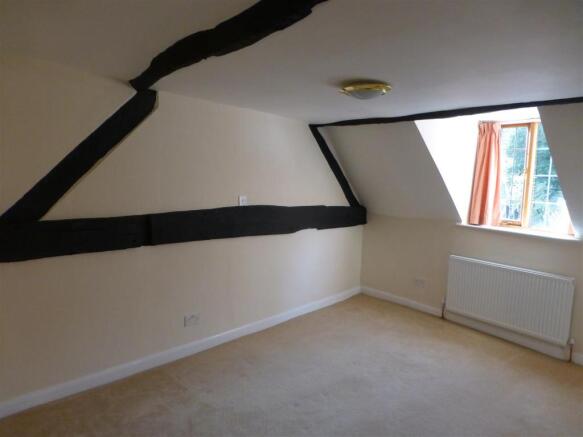BEDROOM 1: