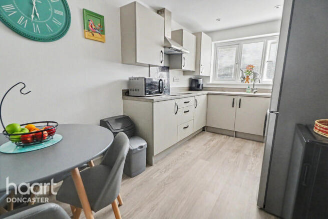 3 bed Semi-Detached for sale Image 11