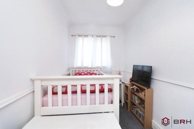 3 bed Terraced for sale Image 12