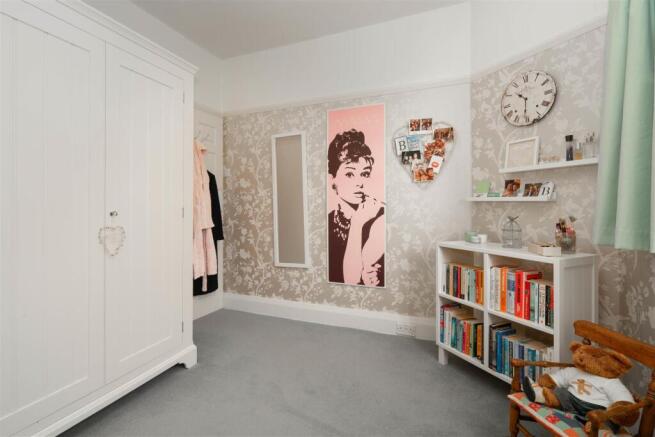 Bedroom3-3.jpg