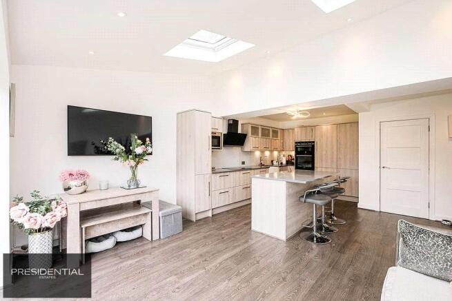 Kitchen/ Breakfast