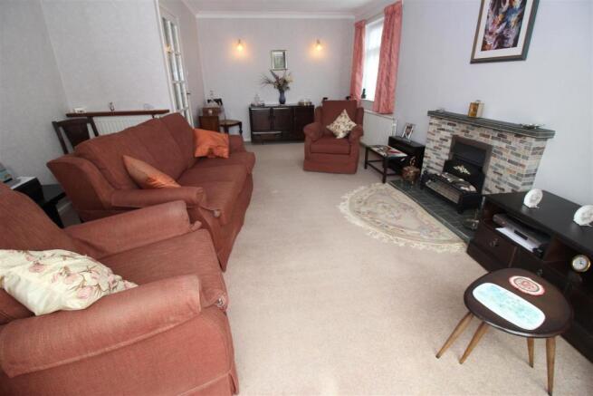 Lounge / Dining Room