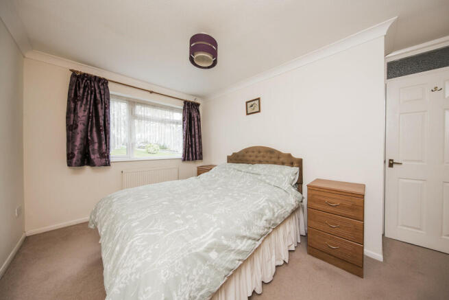 Bed 1 b