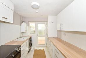 11, Woods Hill Close, East Grinstead RH19 3RJ