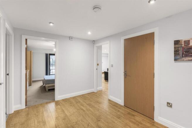 2 bed Apartment to rent Image 7
