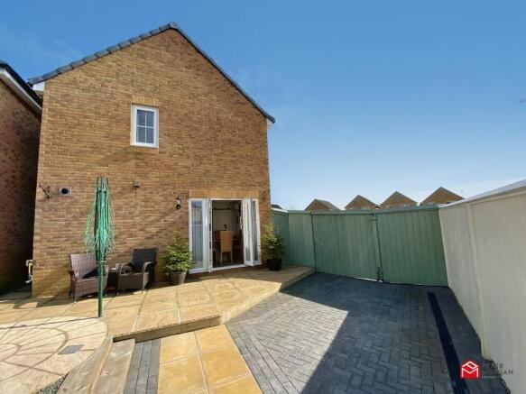 Side & Rear Garden