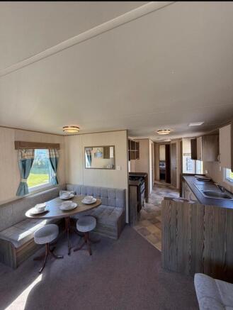 Lounge/ Kitchen