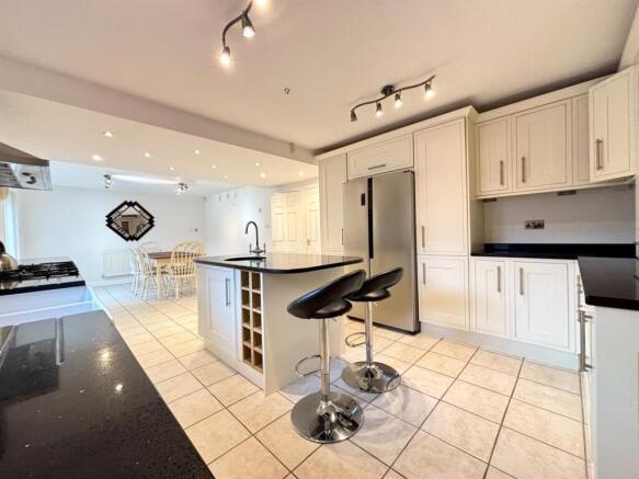 Kitchen..jpeg