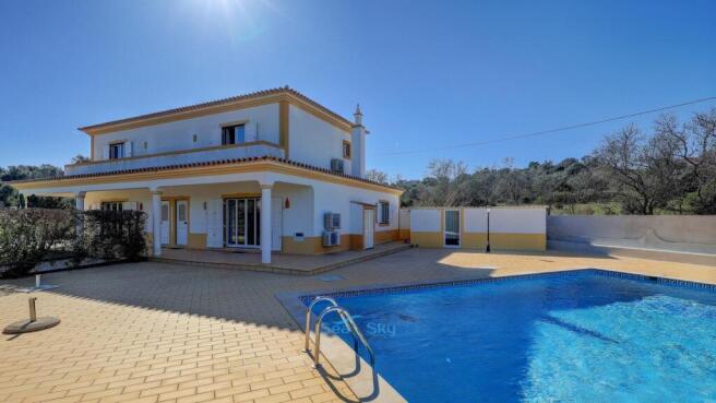 private pool area