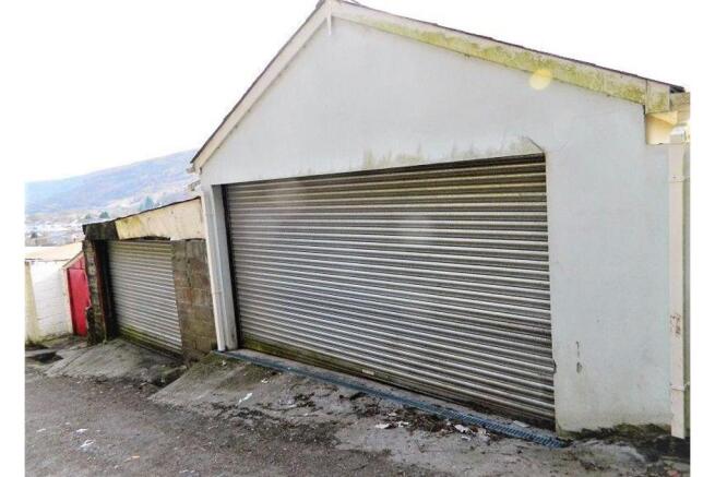 Triple Garage
