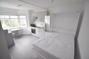 Flat 4, 993, Oxford Road, Tilehurst, Reading RG31 6TL