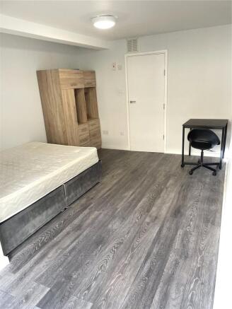 1 bed Apartment to rent Image 8