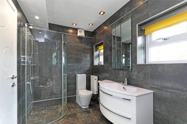 4 bed Detached for sale Image 8