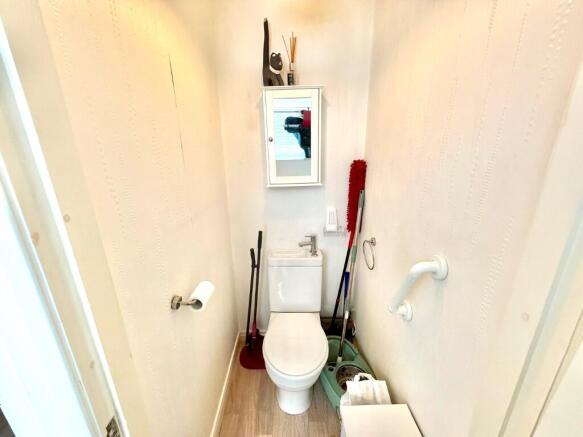 3 bed Semi-Detached for sale Image 6