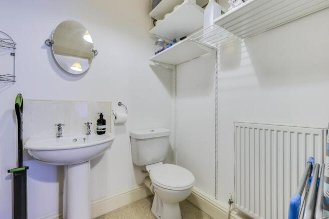 2 bed Flat for sale Image 7