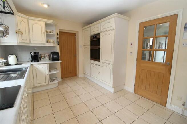 BREAKFAST KITCHEN
