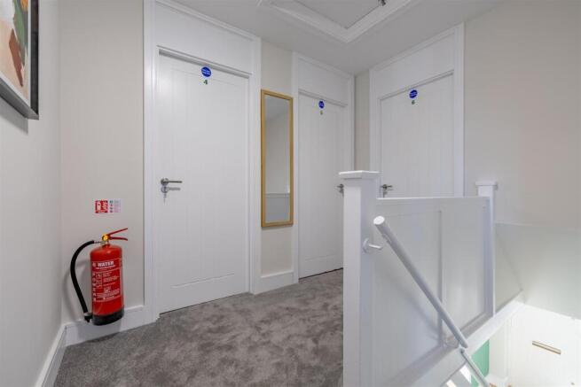 13GreenfordGardens-62