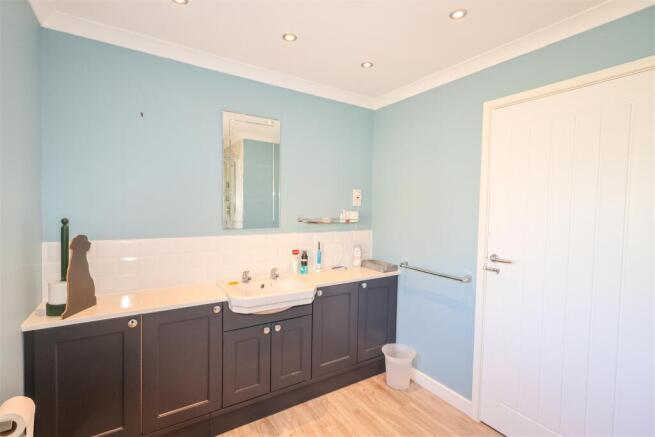3 bed Detached Bungalow for sale Image 12