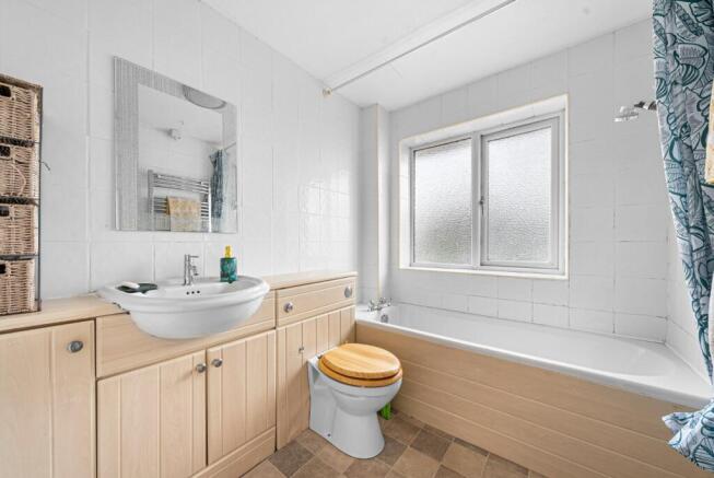 3 bed Semi-Detached for sale Image 12