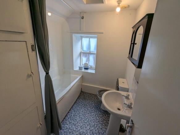 1 bed Semi-Detached for sale Image 6