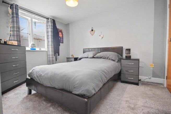2 bed Apartment for sale Image 5